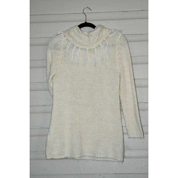 tassled sweater - Picture 2 of 3